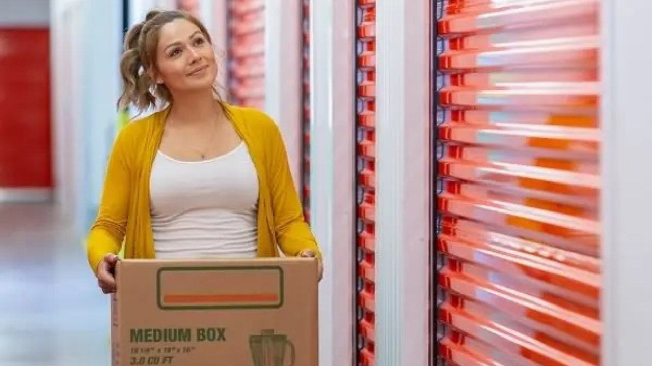 How Mini Storage Roll Up Garage Doors Meet Residential Needs